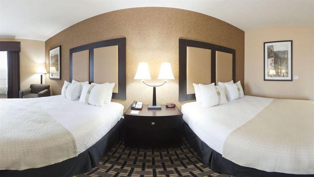 Holiday Inn Arlington Northeast By Ihg Екстериор снимка