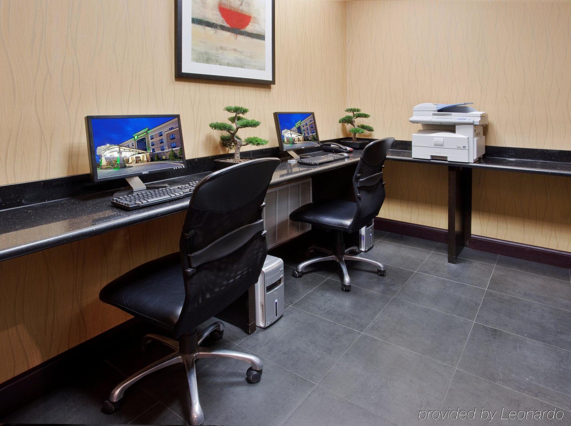 Holiday Inn Arlington Northeast By Ihg Екстериор снимка