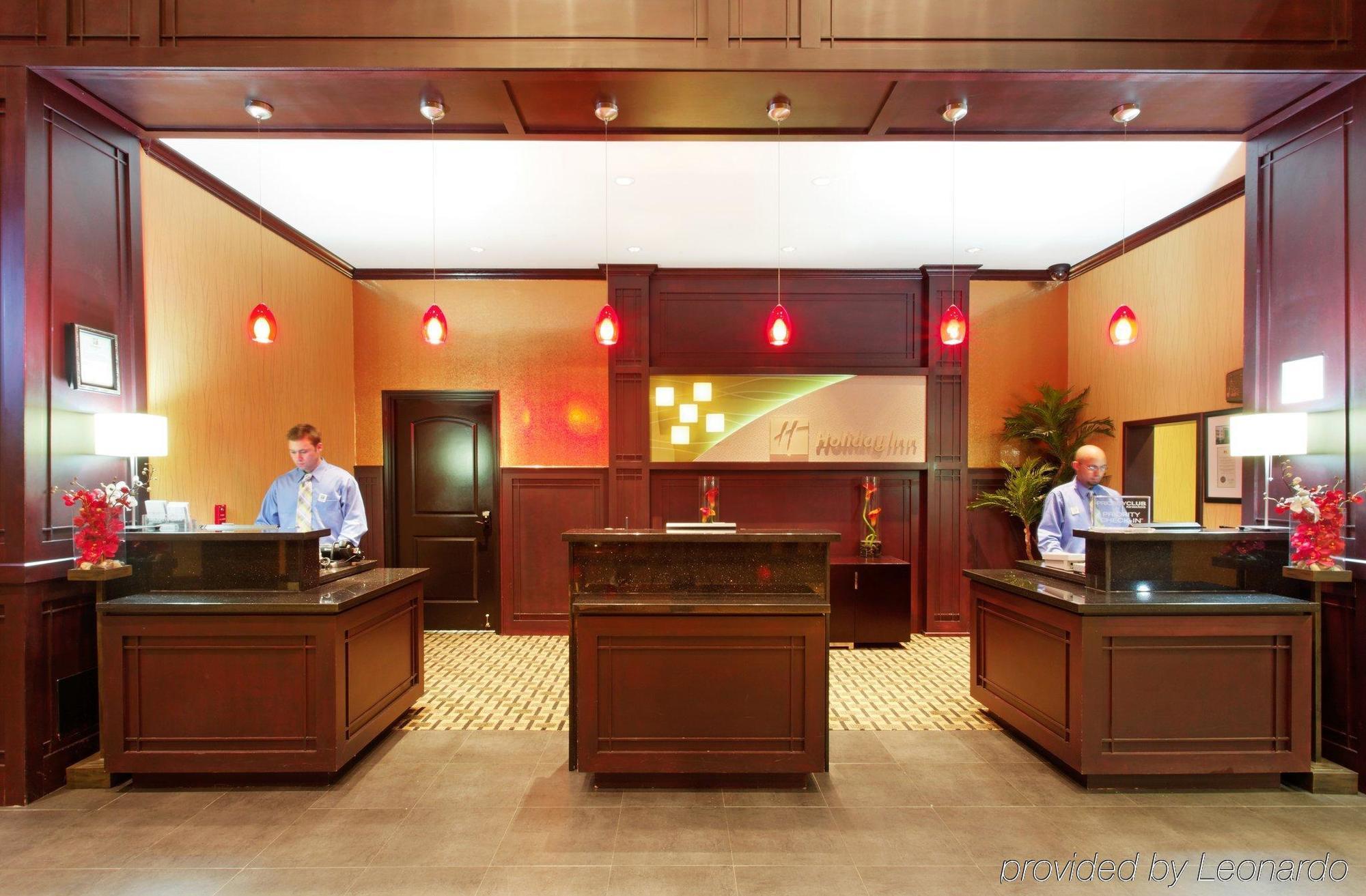 Holiday Inn Arlington Northeast By Ihg Интериор снимка