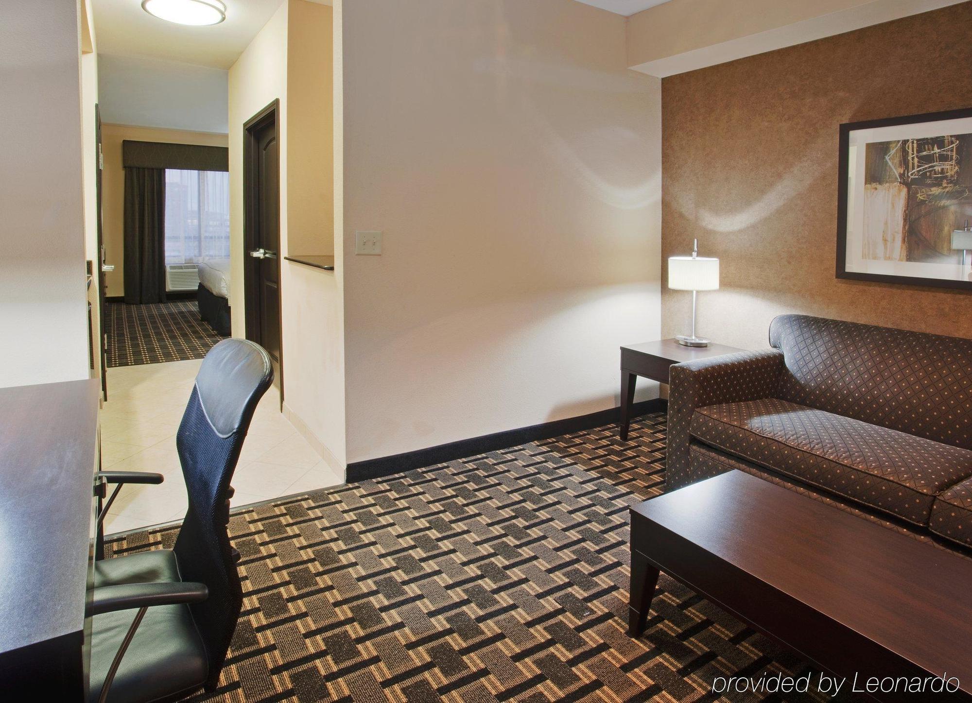 Holiday Inn Arlington Northeast By Ihg Стая снимка