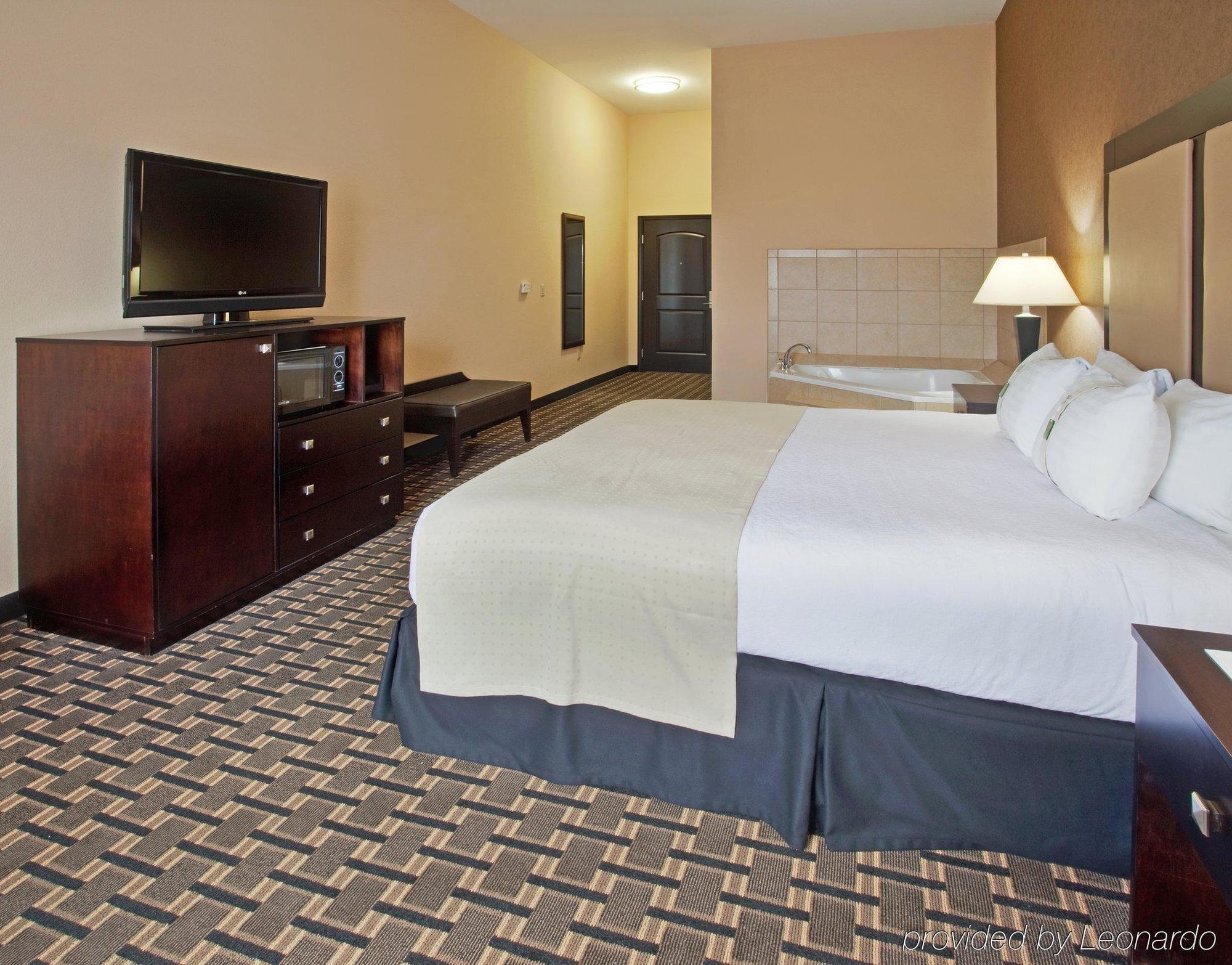 Holiday Inn Arlington Northeast By Ihg Стая снимка