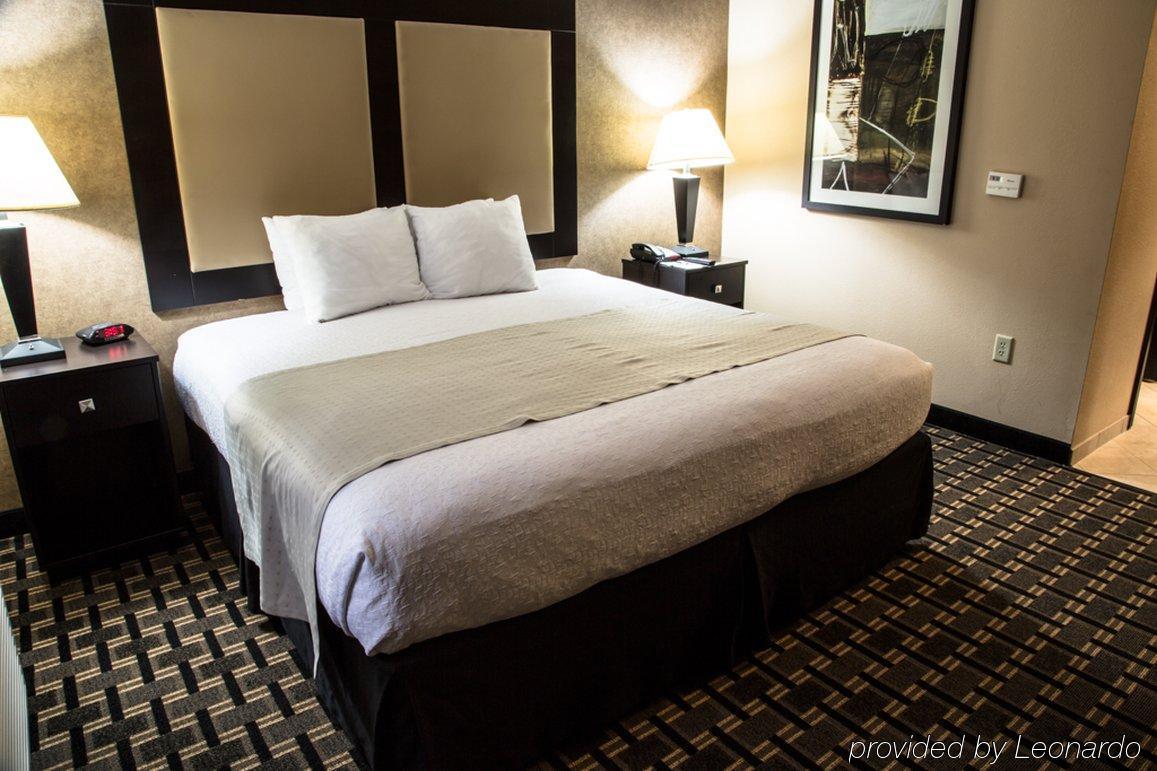 Holiday Inn Arlington Northeast By Ihg Екстериор снимка